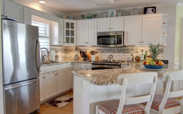 Turtle Cove (formerly Fiddler's Green) 4 Bedroom Home by RedAwning