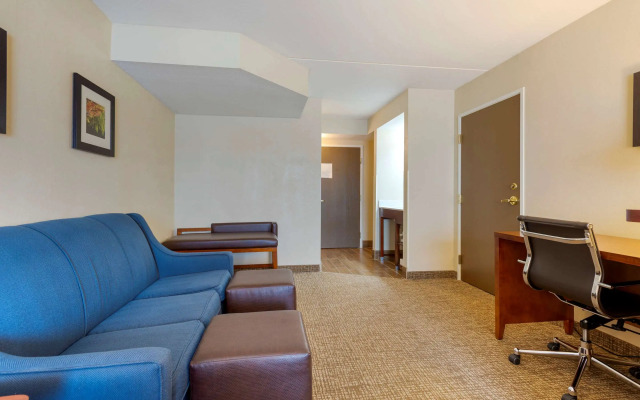 Comfort Inn & Suites Wilkes Barre - Arena