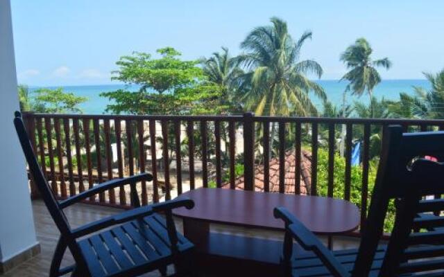 Shanika Beach Inn