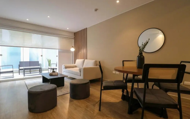 w Stunning 1BR Near Malecon in Barranco