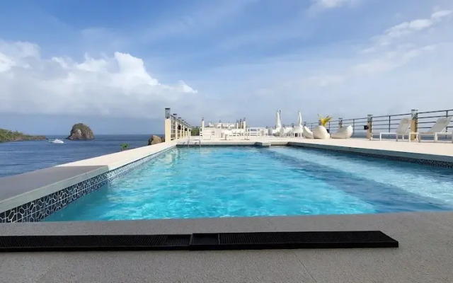 LA Vue Boutique Hotel & Beach Club