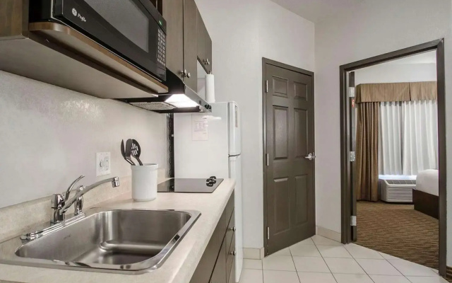 Suburban Extended Stay Hotel Estevan