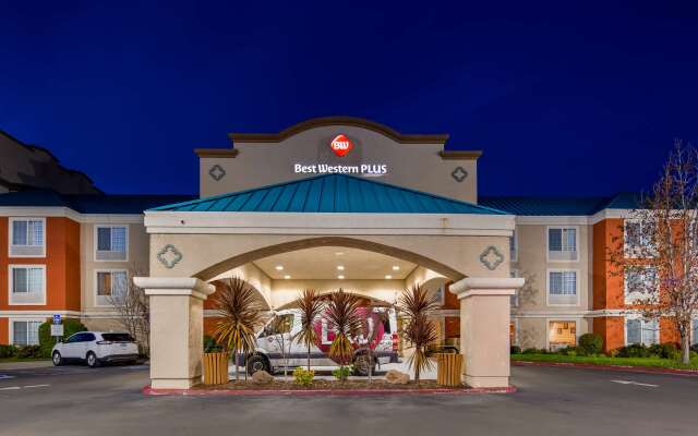 Best Western Plus Airport Inn & Suites