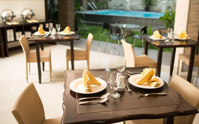 Dinasty Smart Hotel
