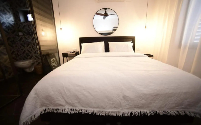 Z32 Luxury Boutique Apartments