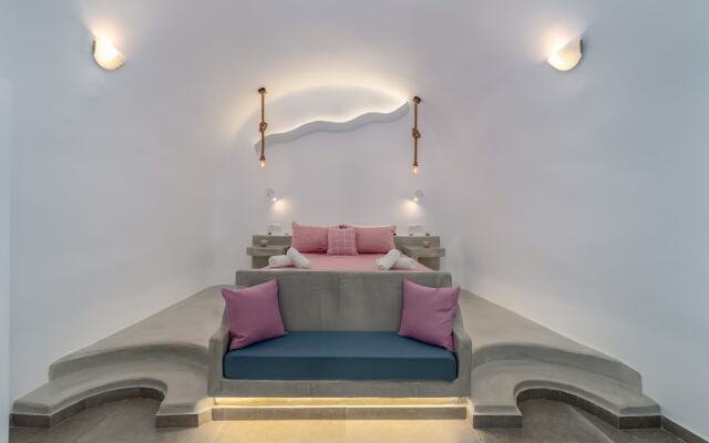 Beautiful 4-bed Cave House Near Fira, Private Pool