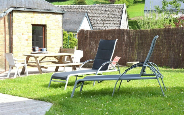 Village House With Swimming Pool, Billiards, Table Football, Ping-pong, Fitness