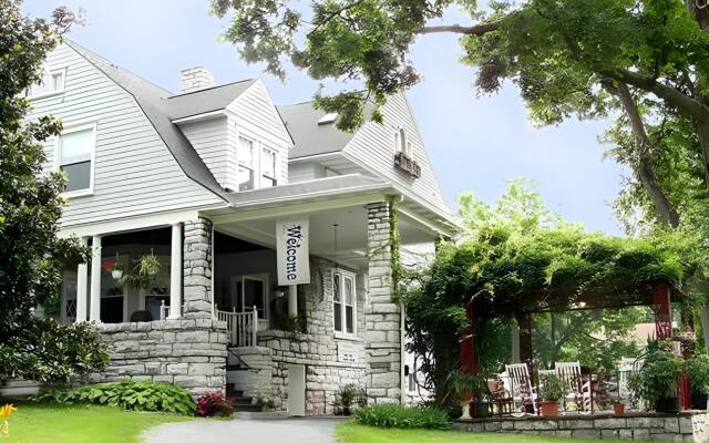Friendly City Inn Bed & Breakfast