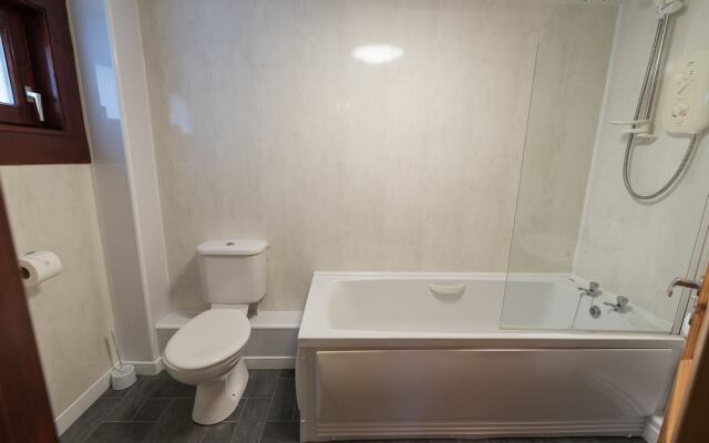Lady Galloway Lodge 28 with Hot Tub, Newton Stewart