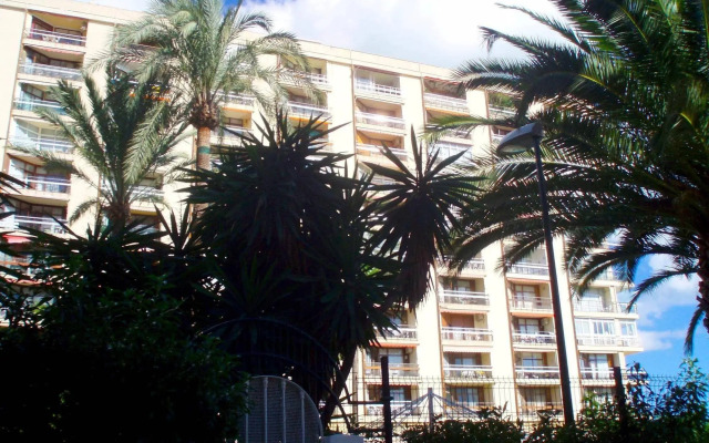 Apartamentos La Roca Rentals