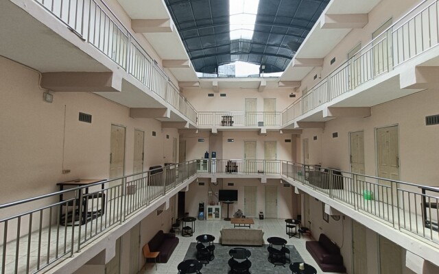 RedDoorz @ Fortune Hotel Jalan Walanda Maramis Manado