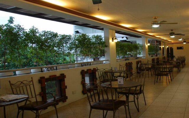 Ecoland Suites & Inn
