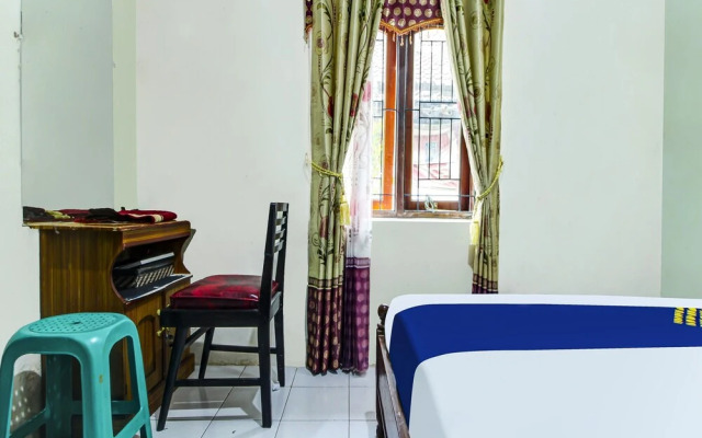 OYO HOMES 91242 Desa Wisata Cibuntu Kuningan Syariah
