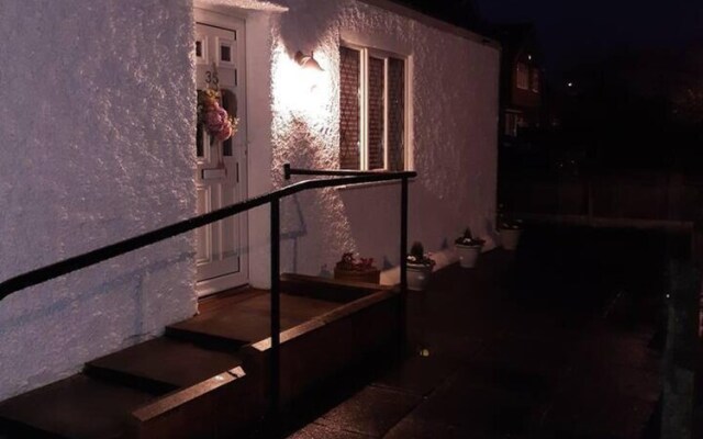 Stunning 3-bed Bungalow in Churchtown Southport