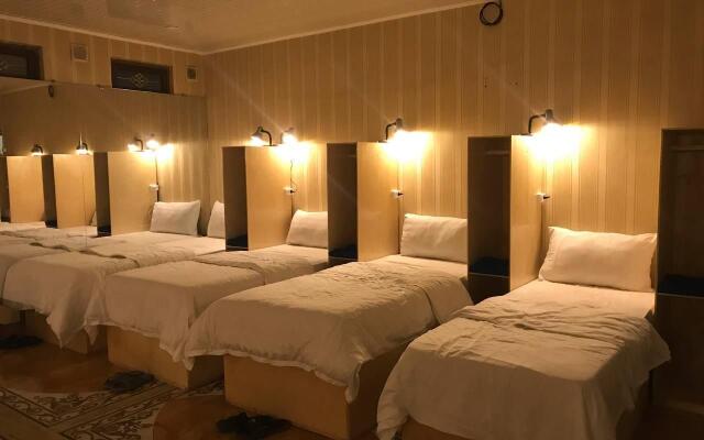 Отель Hon Saroy