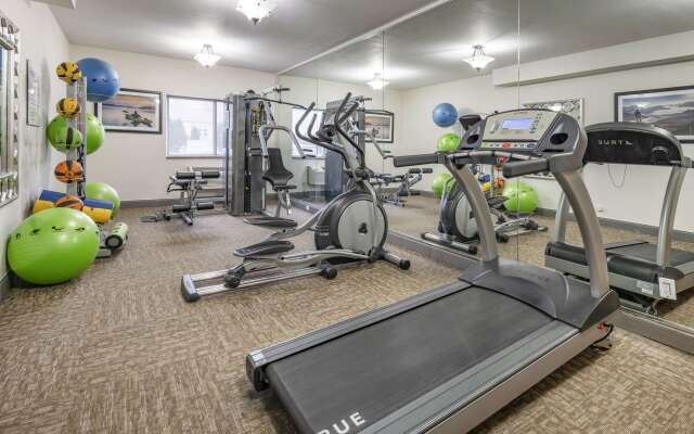 Best Western Plus Peppertree Airport Inn