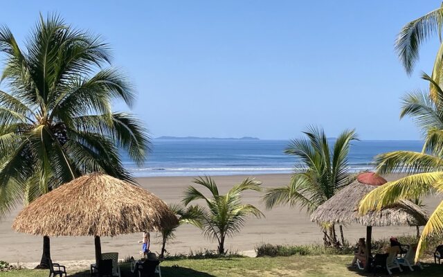 Las Lajas Beach Resort
