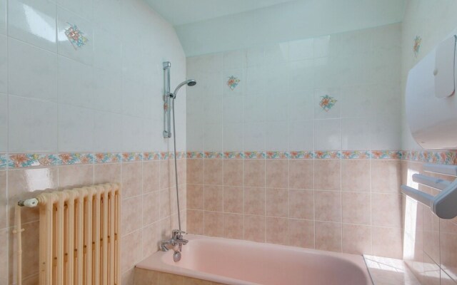 Spacious Holiday Home near Forest in Auvergne