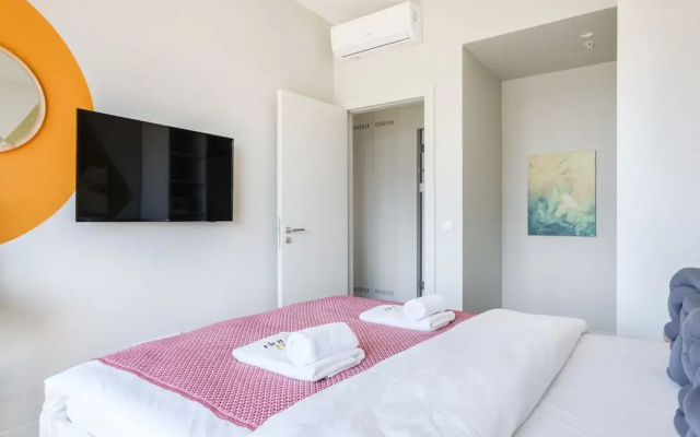 Roya Nova Residence by NewInn
