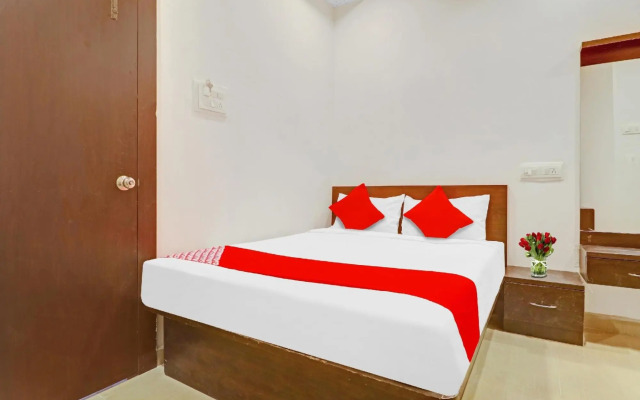 OYOFlagship 80467H Hotel R Square