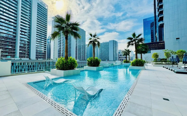 Venduras - Chic Studio Sterling Omniyat