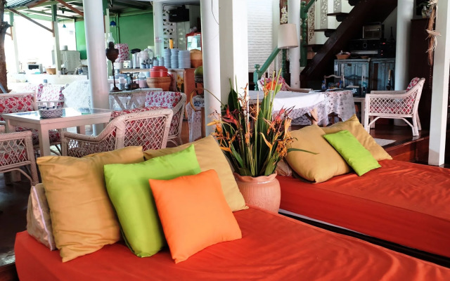 Baanrak Amphawa Homestay