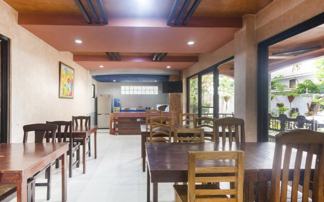 OYO 426 Coco Grove Tourist Inn