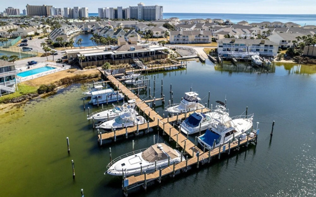 Sandpiper Cove 9107 3 Bedroom Condo by RedAwning