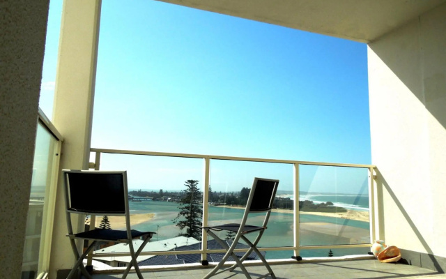 Ocean Views, SUNDRIFT- Unit 26 – Balcony – The Entrance