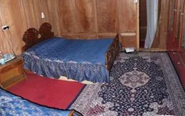 Privilege Houseboats