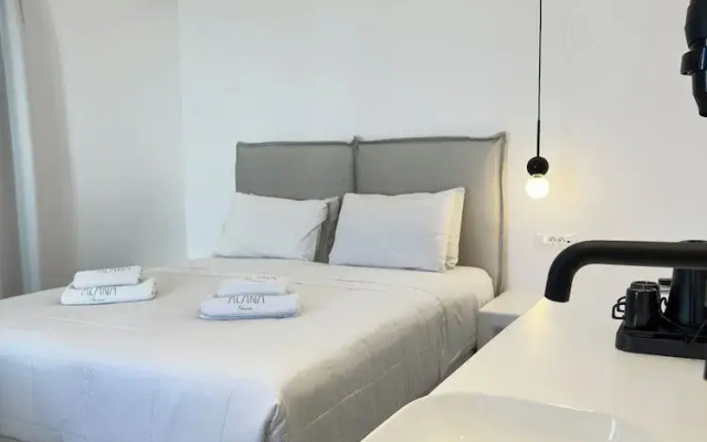 Alana Mykonos