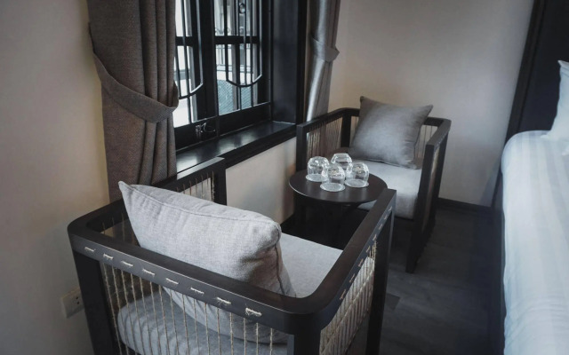 Oliving Residence