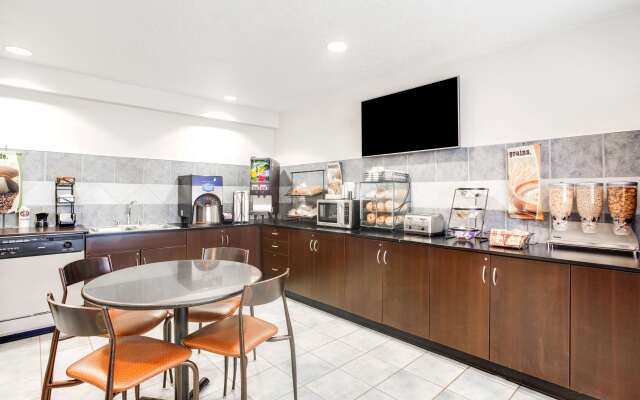 Microtel Inn & Suites by Wyndham Bath