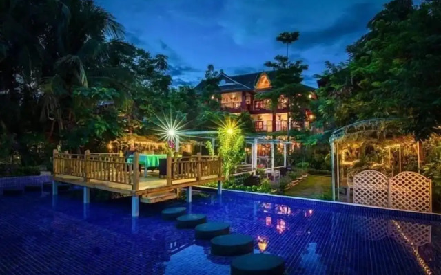 Floral Hotel Roaring Elephant