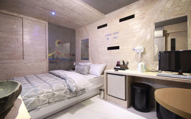 Busan Jangjeon-dong Oops