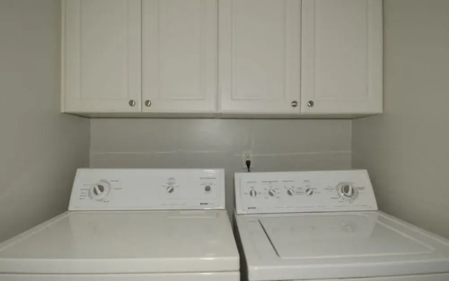 31 Springwood Villa 2 Br villa by RedAwning