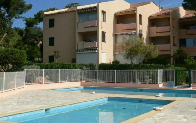 Studio avec piscines à 500m de la plage