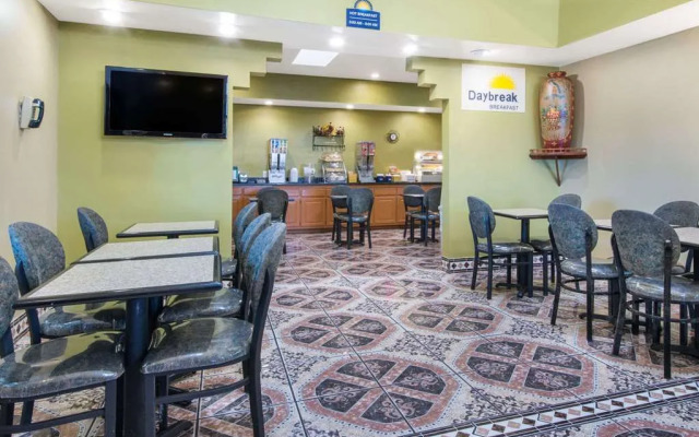 Days Inn By Wyndham Carlsbad, Nm