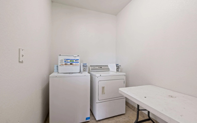 Days Inn by Wyndham Kenedy/Karnes City