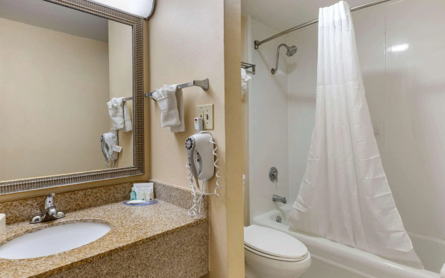 Quality Inn & Suites Hanes Mall