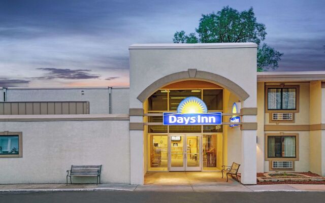 Days Inn Bloomington West