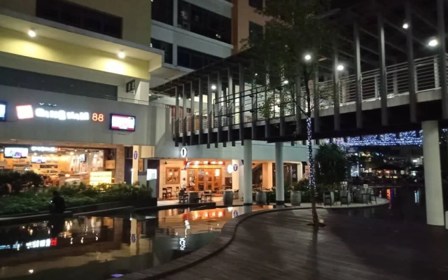 SetiaWalk {BIG GROUP} 2CARPARK 3ROOM WIFI 5min LRT