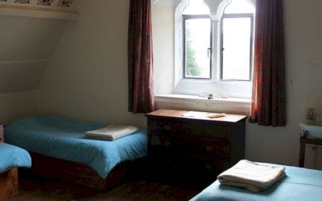 Monkton Wyld Court - Hostel