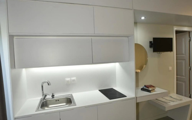 Olive Press Hotel & Apartments