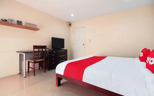 OYO 274 Meesook Residence