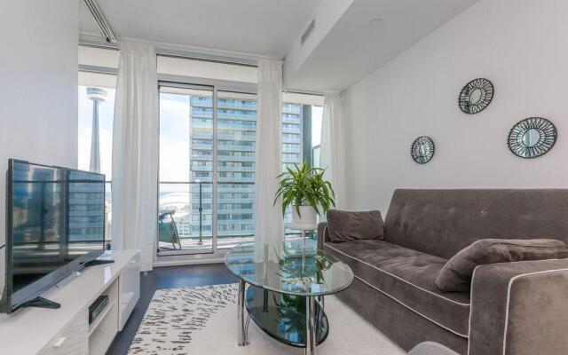 Noel Suites - John and Front St West