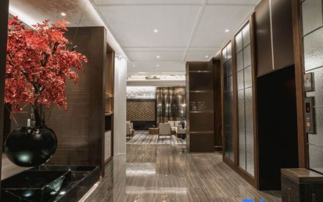 The Tianjin Eye JIANGUO PALACE Hotel