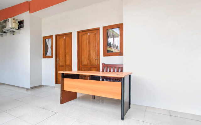 Hotel O Oteng Stay – Guest Rooms – Semarang