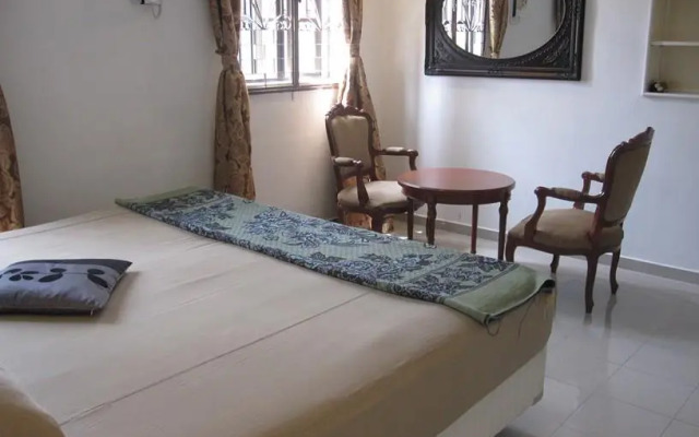 Oriental Riverside Residence Guest House