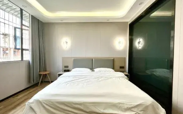 Zhongshan Baichuan Apartment